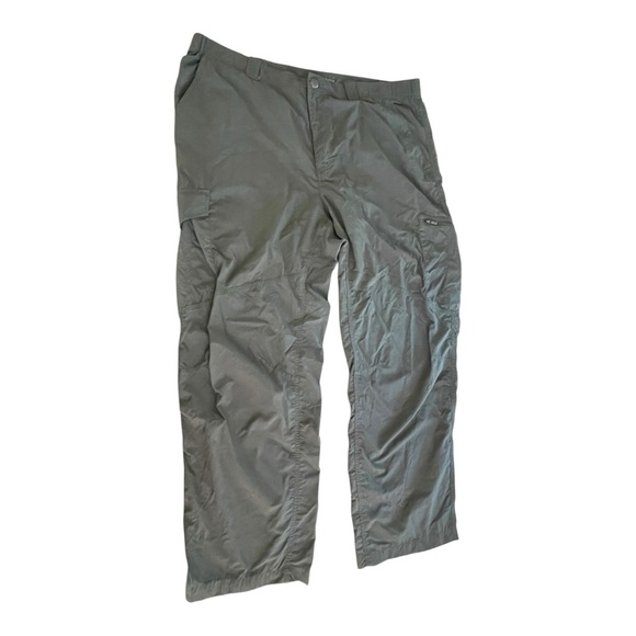 Columbia Men's Cargo Pants OMNI-SHADE SUN PROTECTION size: 40W 30L - Picture 1 of 9